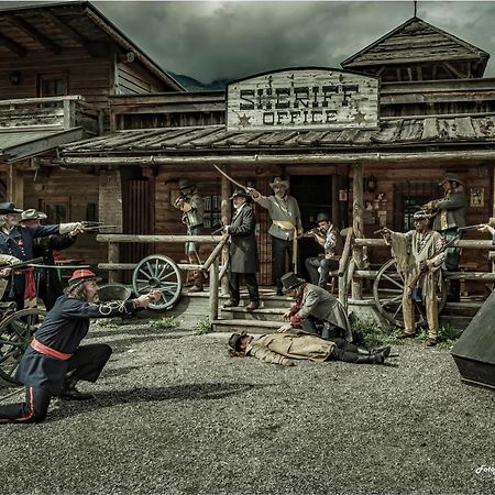 Chalet - Direkt Am 5 Sterne Campingplatz Aufenfeld Im Zillertal Mit Hallenbad Und Sauna Aschau Im Zillertal Экстерьер фото